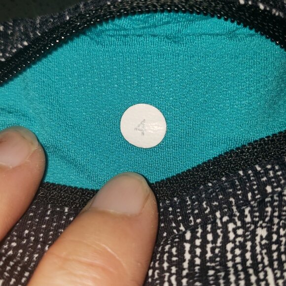 Lululemon Speed Up Shorts. 4 - Picture 5 of 6